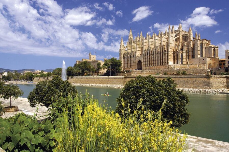 Palma de Mallorca: City Walking Tour with The Cathedral - Price and value: why $34 can make sense here