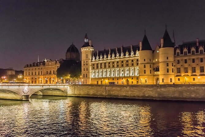 Paris by Night Walking Tour: Ghosts, Mysteries and Legends - Small group size and English-led storytelling