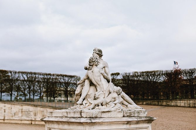 Paris City Center w/ Notre Dame interior | Exclusive Walking Tour - Louvre Museum area: Cour Carrée and the Pyramid from the outside