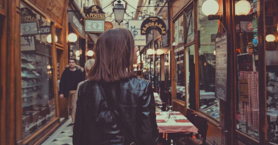 Paris: Covered Passages Walking Tour - Galerie Vivienne: a national monument made for browsing