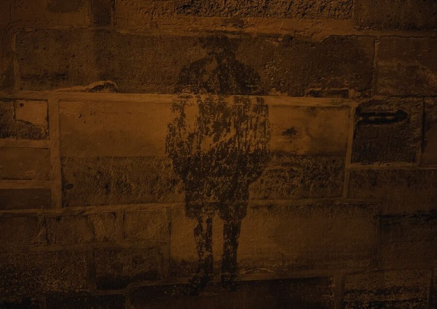 Paris: Dark History and Ghostly Guided Walking Tour - Pont Neuf: the bridge stop that turns scenery into story