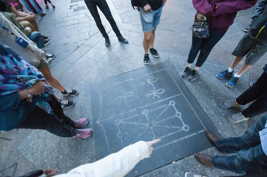 Paris: Ghosts, Legends & Mysteries Evening Walking Tour - Square du Vert-Galant: the Knights Templar story hits hard