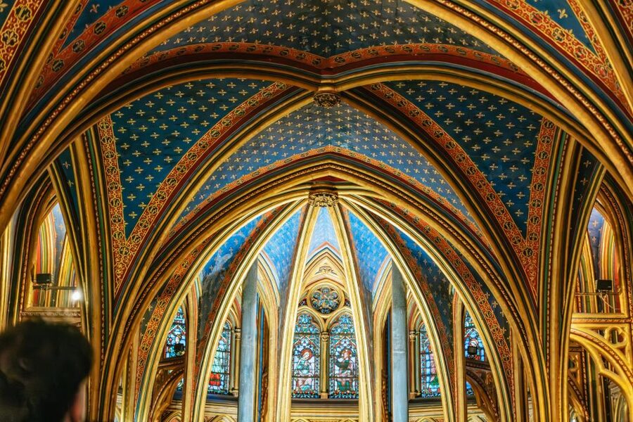 Paris: Ile de la Cité Walking Tour with Sainte-Chapelle - Conciergerie: the medieval palace that became Revolution prison