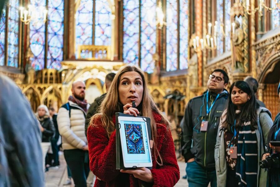 Paris: Ile de la Cité Walking Tour with Sainte-Chapelle - The flow, timing, and how the guide helps you keep up