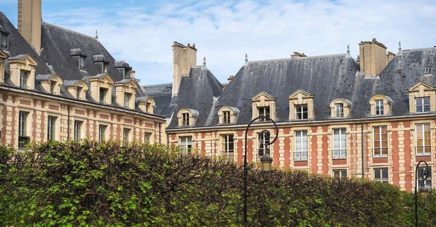 Paris: Le Marais Highlights Guided Small Group Walking Tour - Key highlights to know before you go
