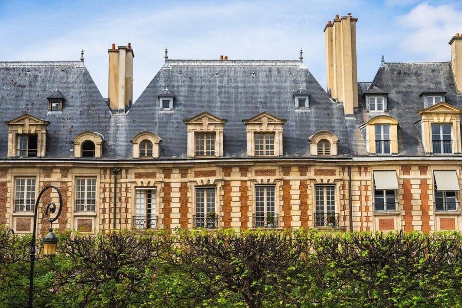 Paris: Le Marais Highlights Guided Small Group Walking Tour - Why Le Marais still feels different from the rest of Paris