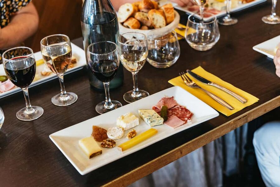 Paris: Montmartre Cheese, Wine & Pastry Guided Walking Tour - Montmartre’s cobbles and viewpoints: what makes this walk work
