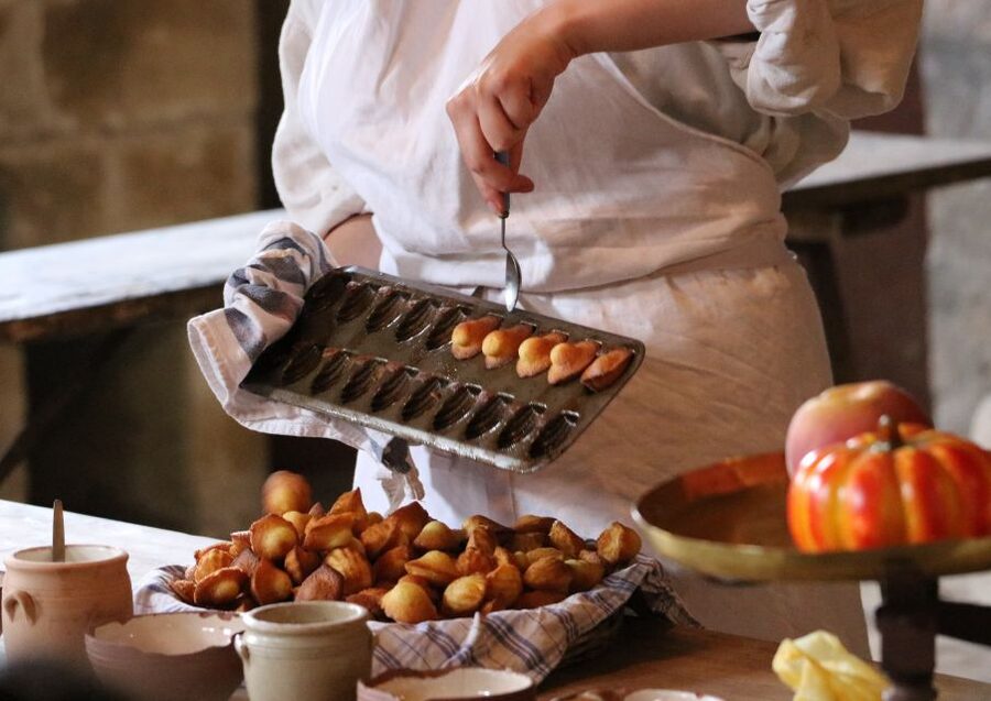 Paris: Montmartre Culture and Local Pastries Walking Tour - Key highlights to know before you go