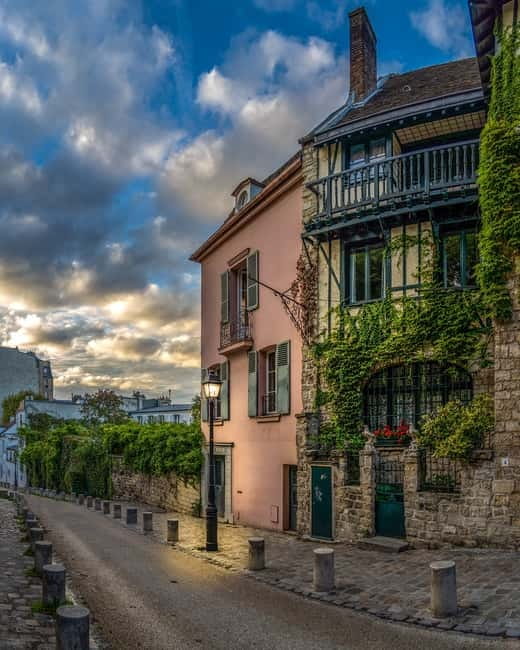 Paris: Montmartre Highlights Walking Tour with a Local Guide - Key highlights you’ll actually remember