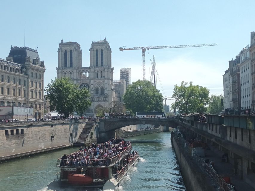 Paris: Notre Dame Exterior Walking Tour with Sainte Chapelle - How long is it really, and how hard is the walking?