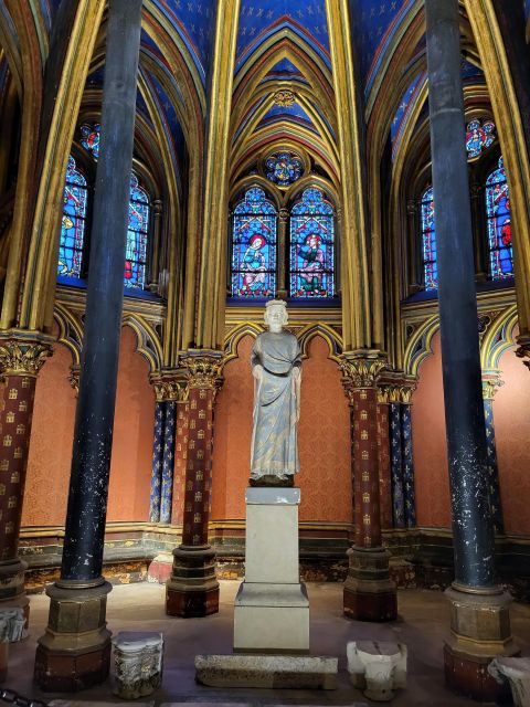 Paris: Notre Dame Exterior Walking Tour with Sainte Chapelle - Pont Neuf: the first brick bridge moment