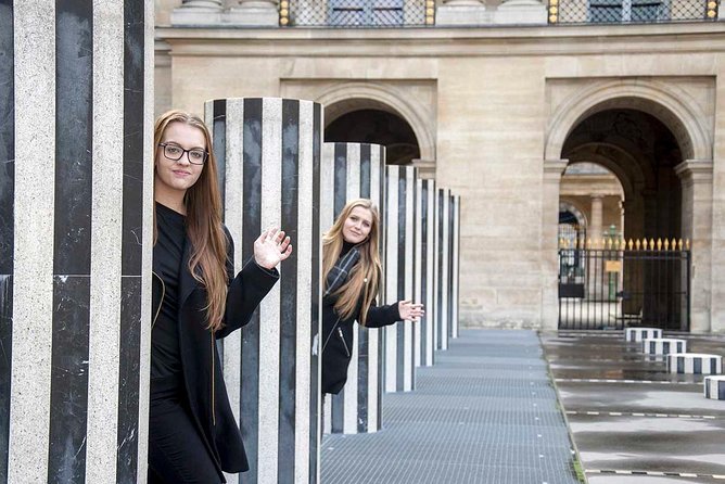 Paris Private Walking Tour with a Personal Photographer - Why a Private Paris Photographer Beats Random Landmark Photos