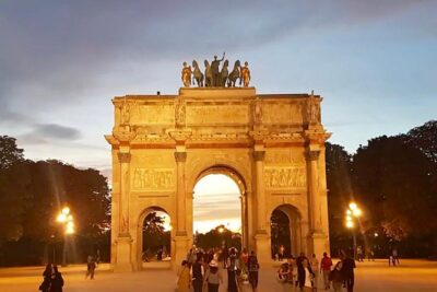 Paris Top Sights Half Day Walking Tour with a Fun Guide - Getting started at Metro Anvers: don’t show up lost