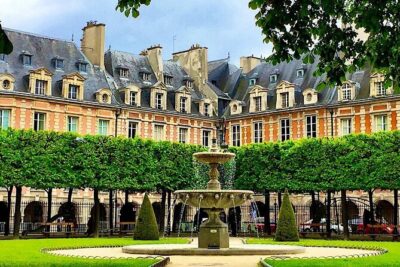 Paris Walking Tour , Historical Sites . - Saint-Germain des Prés: Shops, Museums, and a Literary Neighborhood Feel