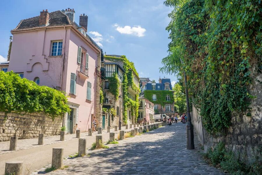 Paris: Walking Tour of Montmartre - Timing and Days: Picking the Right Slot
