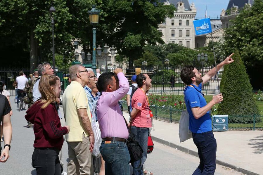 Paris: Walking Tour with Notre Dame or Ste-Chapelle Access - Conciergerie and the medieval-to-revolution timeline in one walk