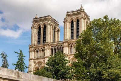 Paris: Walking Tour with Notre Dame or Ste-Chapelle Access - Seine River views and Pont Neuf: why this route works
