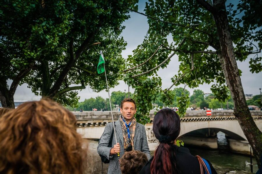 Paris: Walking Tour with Notre Dame or Ste-Chapelle Access - Notre-Dame access after the 2019 fire: what you should expect