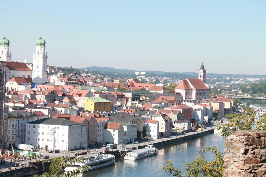 Passau: City Highlights Guided Walking Tour - Passau Town Hall: Clock Tower Views and Knights in Armor