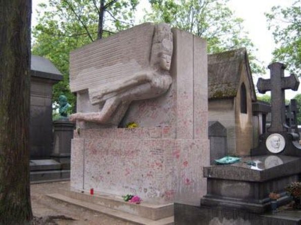 Pere Lachaise Cemetery Walking Tour in Paris - Key highlights at a glance