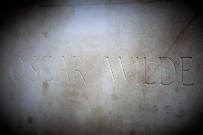 Pere Lachaise Cemetery Walking Tour in Paris - Starting at the North Entrance: the hill-hack that saves your energy