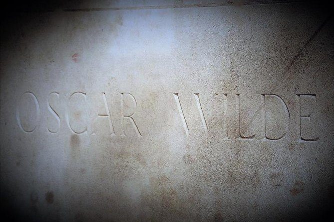 Pere Lachaise Cemetery Walking Tour in Paris - Starting at the North Entrance: the hill-hack that saves your energy