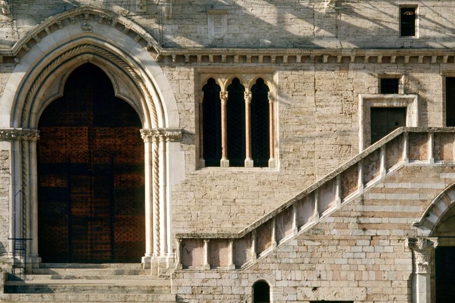 Perugia: Old Town Walking Tour, Piazza IV Novembre - Views Toward Mount Subasio and Assisi: Photos With a Purpose