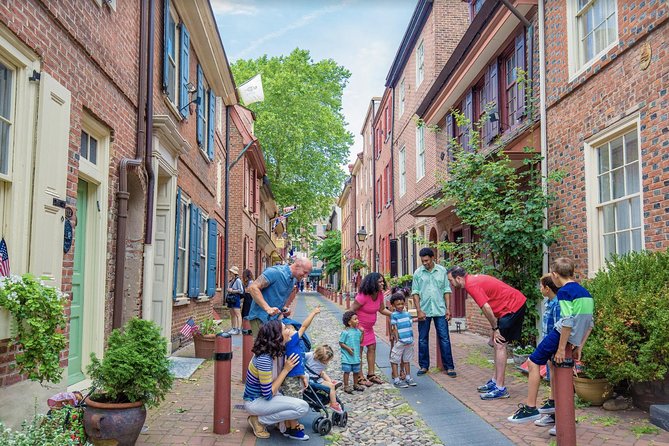Philadelphia Old City Historic Walking Tour with 10+ Top Sites - Stop-by-stop: from Betsy Ross House to Elfreth’s Alley