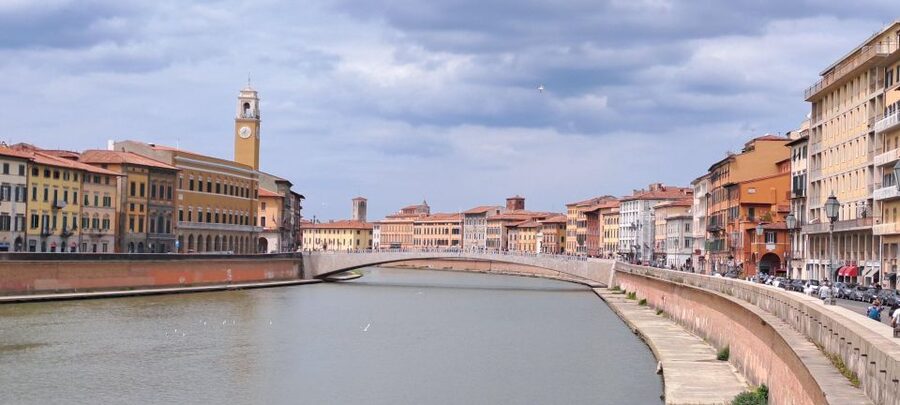 Pisa: 2-Hour Walking Tour - Along the Arno: Ponte di Mezzo and riverbank photo angles