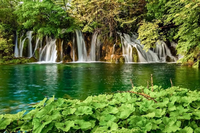 Plitvice Lakes: Guided Walking Tour with Train and Boat Ride - Price and value: what $28 covers, and what you still need