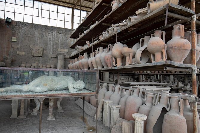 Pompeii Guided Group Tour with Entry Ticket and Archaeologist - Quick hits