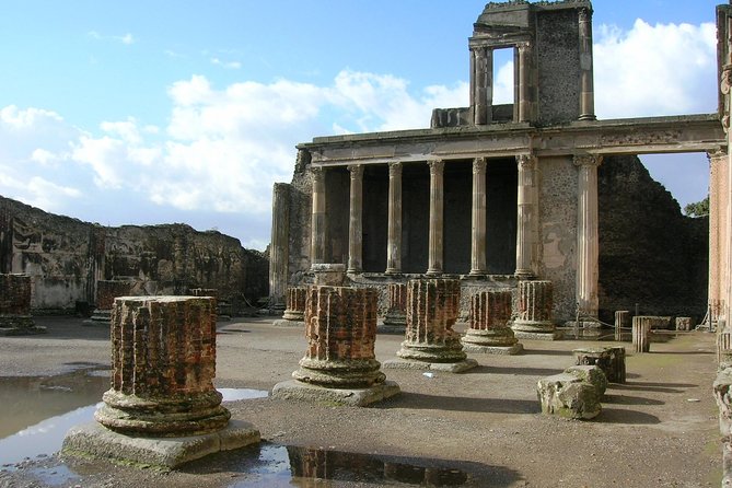 Pompeii Guided Group Tour with Entry Ticket and Archaeologist - Macellum and Forum Baths: food, water, and social life