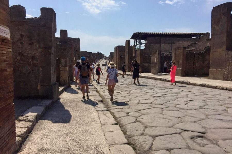 Pompeii: Guided Walking Tour with Entrance Ticket - Key things to know before you go