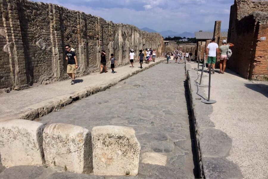 Pompeii: Guided Walking Tour with Entrance Ticket - Entering Pompeii from the guide’s perspective