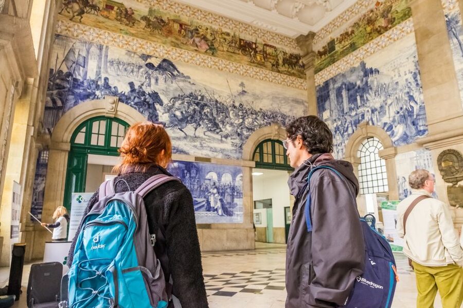 Porto: 3-Hour Guided City Highlights Walking Tour - Down to Miragaia: Staircases, Narrow Lanes, and Real Neighborhood Viewpoints