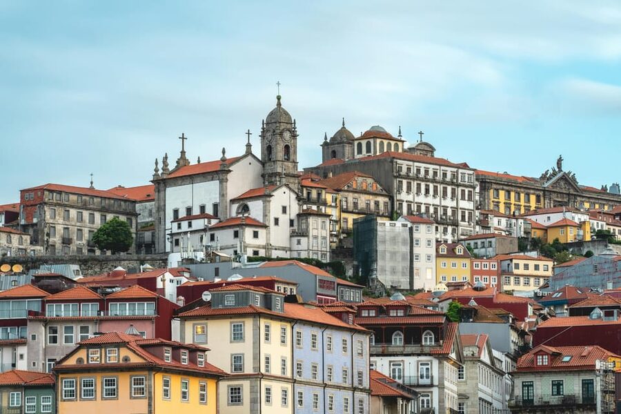 Porto: City Center Walking Tour - Livraria Lello & Irmão: Architecture and the Harry Potter Link