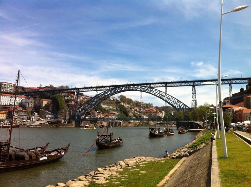 Porto: Historic City Center Walking Tour - Cordoaria’s Garden: a calmer finish with fragrant flowers