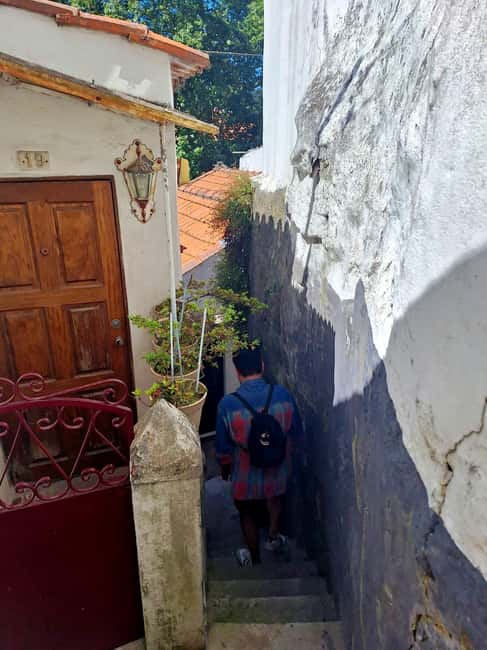 Porto: Jewish Heritage Walking Tour - Guide style: what you can expect from the people leading the walk