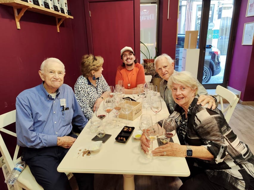 Porto: Port and Douro Wine Walking Tour with 9 Tastings - Stop 1: Vasques De Carvalho and Your First Port Lens