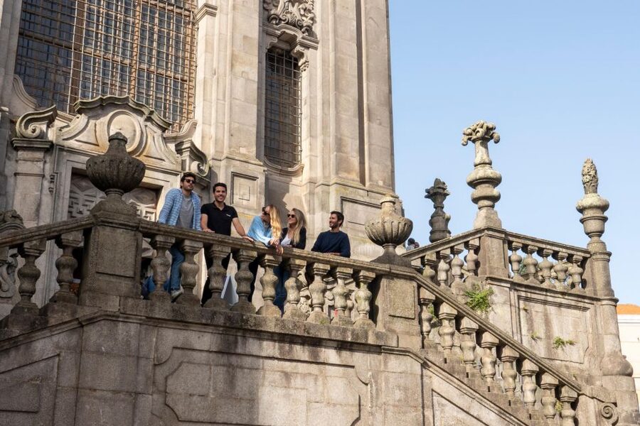Porto: Walking Tour, Lello Bookshop, Boat and Cable Car - Price and value: what $70 buys you in real time