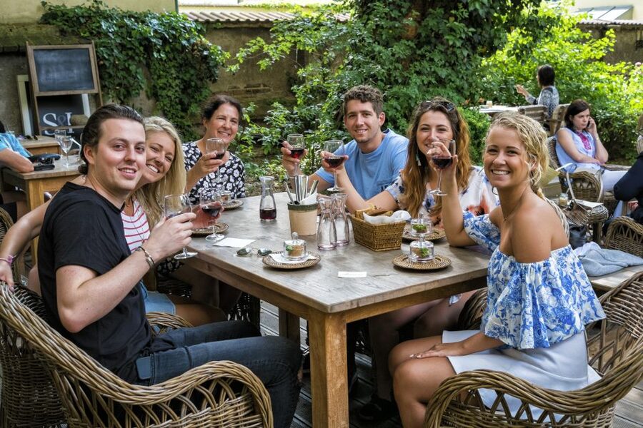 Prague: Food and Beer Guided Walking Tour with Tastings - Starting in Staré Město with beer on a boat