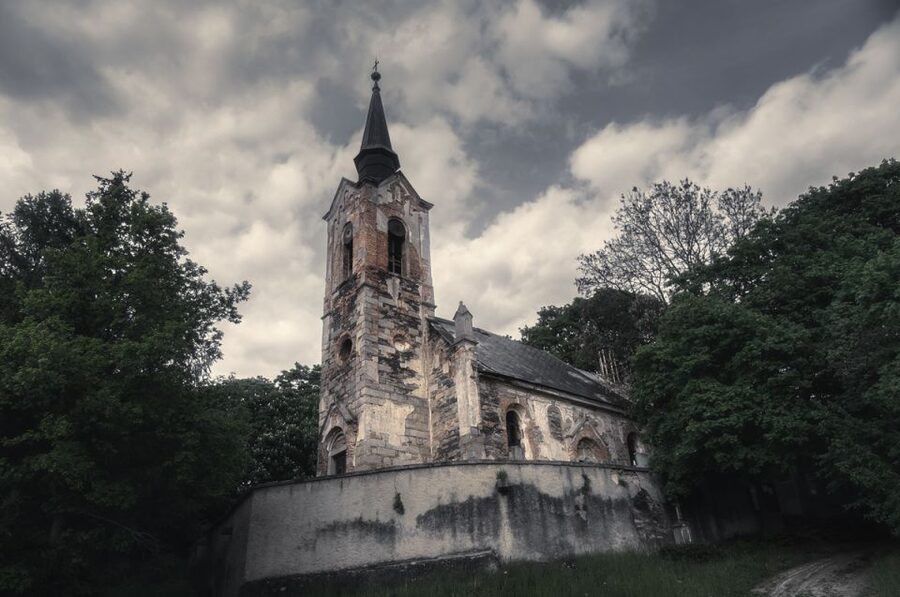 Prague: Ghost Walking Tour - Why Kožná 6 is a perfect start for Prague scares