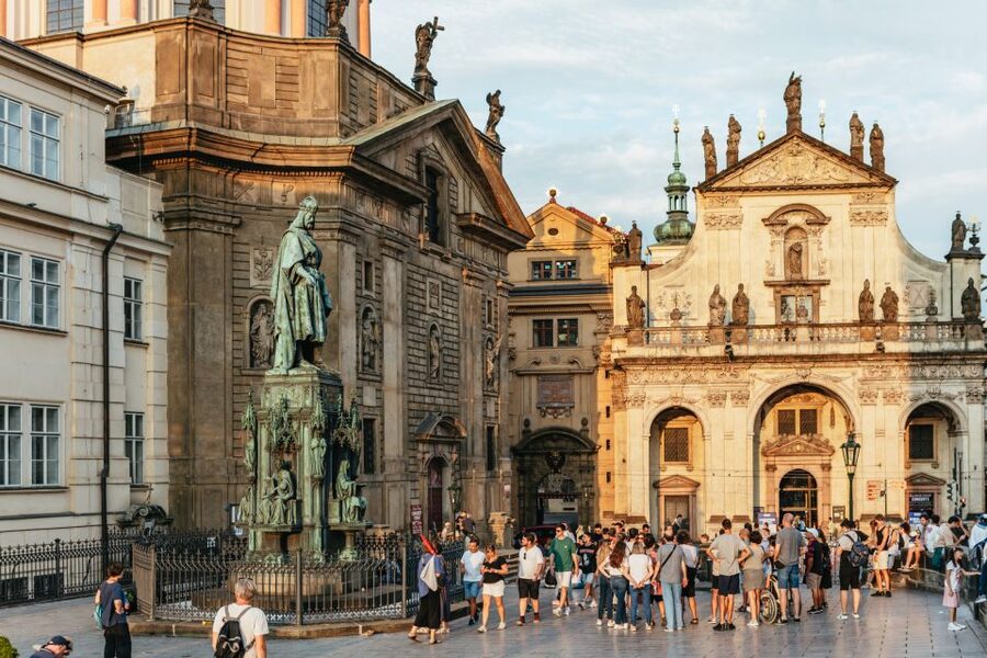 Prague: Ghost Walking Tour Where Legends Come To Life - Why a Prague Ghost Tour Works So Well After Dark