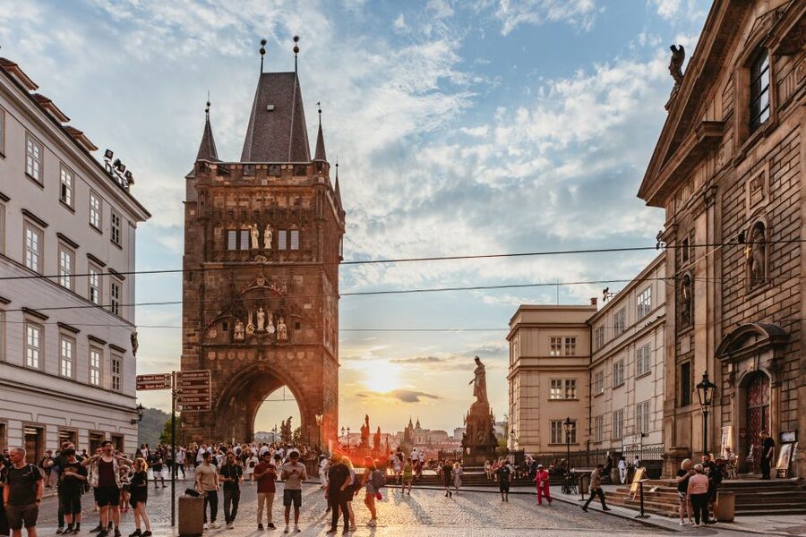Prague: Ghost Walking Tour Where Legends Come To Life - Live Actors Plus Storytelling: What Makes the Experience Click