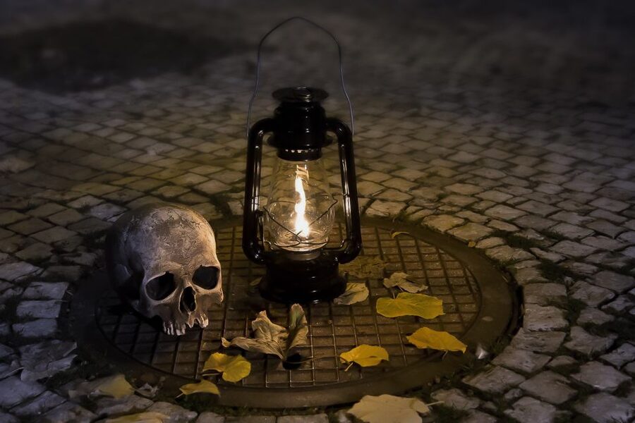 Prague: Ghosts and Legends Nighttime Guided Walking Tour - Ending at the Old Jewish Cemetery: Why the Finale Works