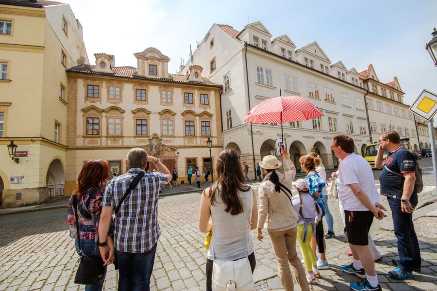 Prague: Guided Bus & Walking Tour with River Cruise & Lunch - The Morning Bus Route: Wenceslas Square to Rudolfinum