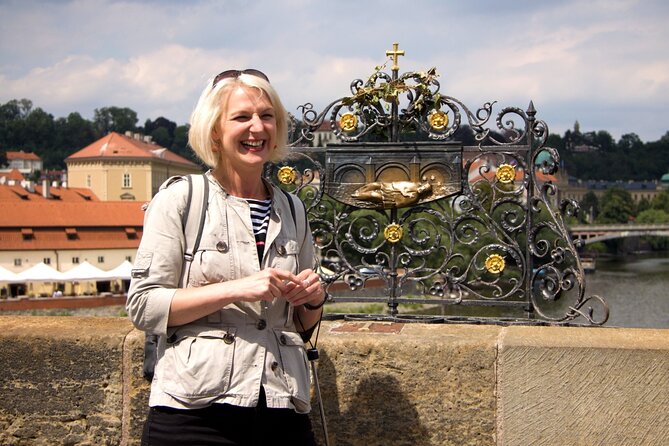 Prague Guided Walking Tour and Cruise with Authentic Czech Lunch - Back to Old Town: The Jewish Quarter and the Old Town Square Moment