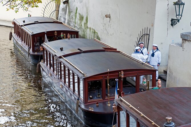 Prague Guided Walking Tour and Cruise with Authentic Czech Lunch - Walk Off Lunch to the River: Narrow Streets to Board the Boat