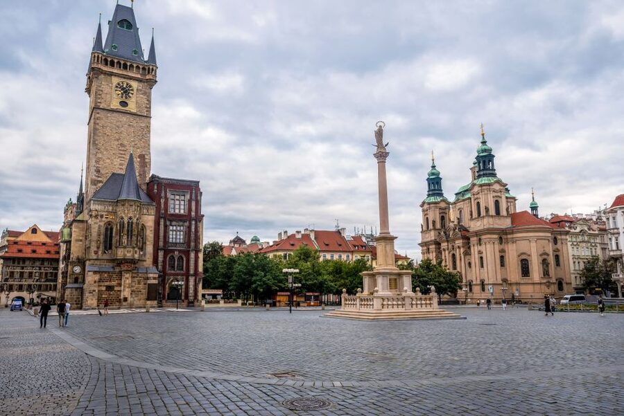 Prague: Old Town and Jewish Quarter Guided Walking Tour - Old Town Highlights: Finding the Astronomical Clock Without Guesswork