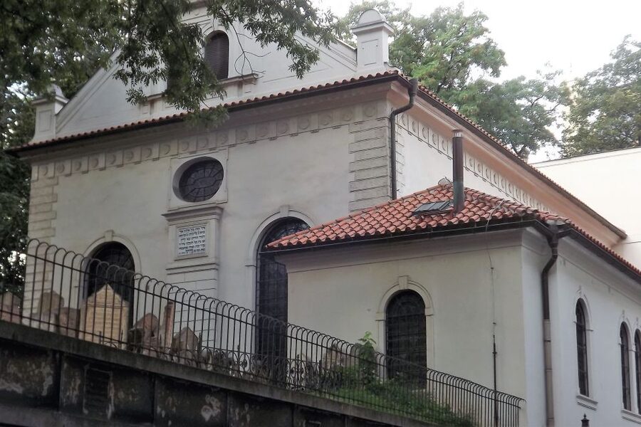 Prague: Old Town and Jewish Quarter Guided Walking Tour - Price and Value: About $22 for Two Districts and Real Guidance
